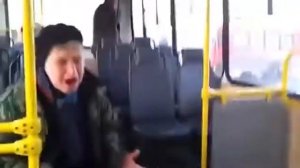 Бабушка ругается матом.