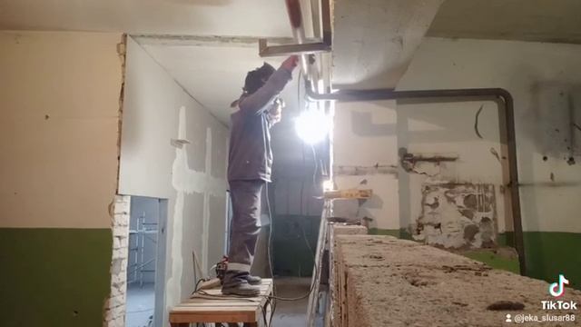 #сварщикитиктока #монтажтрубы #трубопровод #сварщик #с смотреть онлайн