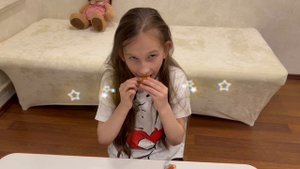 Kinder Сюрприз 🫢🐣🥰 распаковка киндера ! Давай узнаем, что внутри? Какие милые игрушки 🧸 🐥