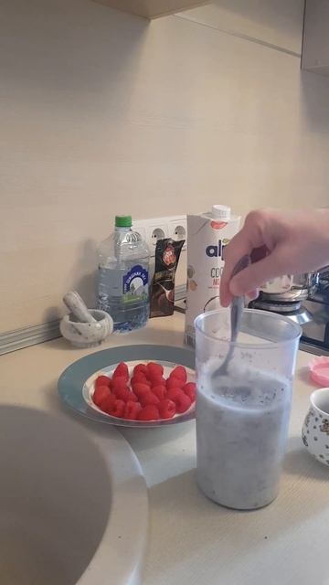 десерт на завтрак: 1. Молоко кокосовое- 0,5 мл 2. Чиа 2 ст. л смотреть онлайн