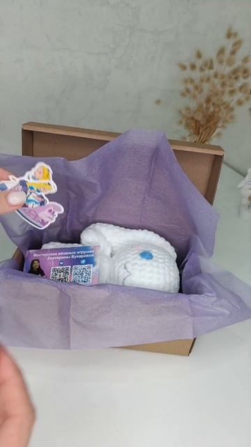 Новый заказ: милый зайка #вязаныеигрушки #амигуруми #хеллоукитти