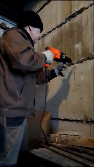 Забью в дырки штыри арматуры, положу ДСП- будут полки! ? смотреть онлайн