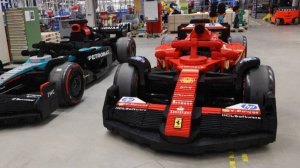 Lego-гонки: пилоты «Формулы-1» прокатились по трассе в Майами на машинах из конструктора
