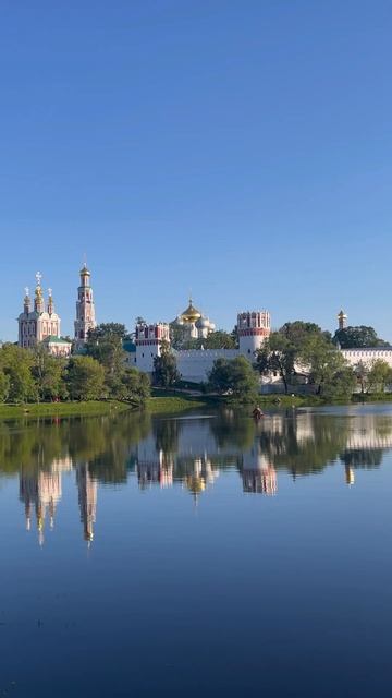 Новодевичьи пруды в Москве