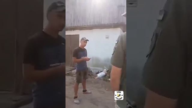 Вооруженные автоматами чёрные фасовщики изТЦК ворвались на стройку для проверки документов у работяг