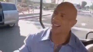 Скала поёт в гольф каре мем