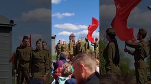 Проходишь мимо обелиска, замедли шаг