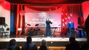 "Белые панамки". Исполняет Ольга Щербакова.