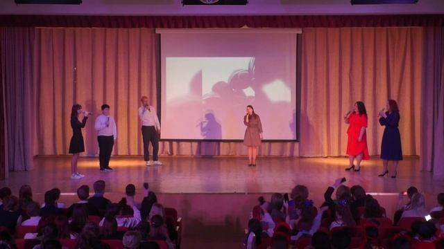 Фестиваль семейных талантов «Подарок маме» в 5-9 классах смотреть онлайн