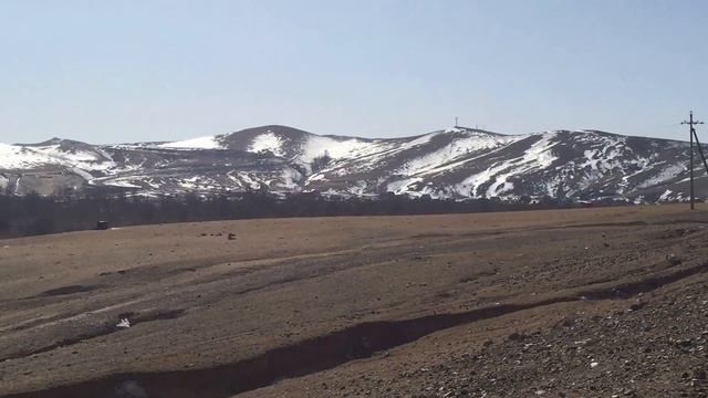 テレルジへ行く途中、春のまだ溶けていないトール川 / Тэрэлжийн замд－ Хаврын гэсээгүй Туул гол （2016.03.19）