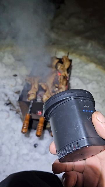 Как быстро раздуть угли для шашлыка))💪 смотреть онлайн