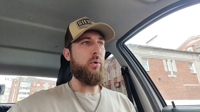 10 лет не получал зарплату)