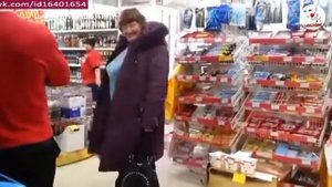 Кукареку.Бабушка стала петушком)))