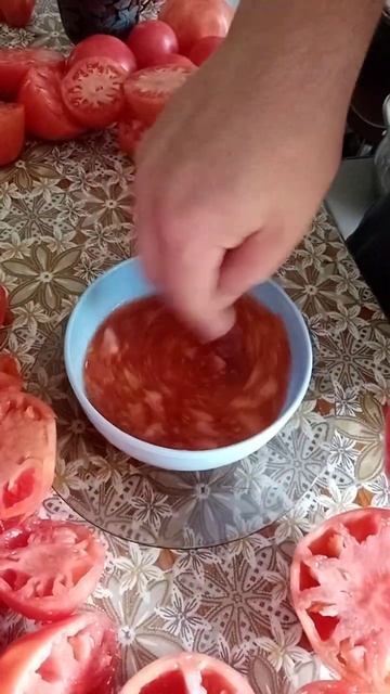 Собрали большой урожай помидор, выпускаем семена.