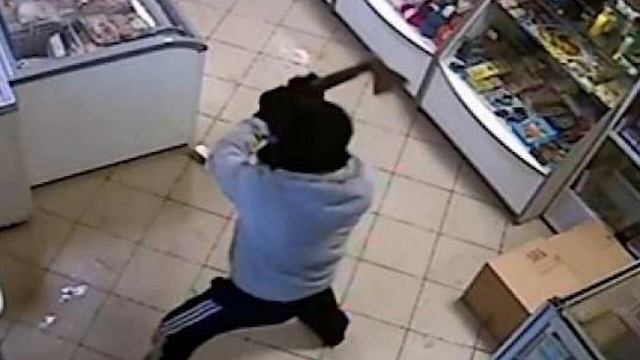 БА МАҚСАДИ НОПОКИ ХУД НАРАСИД: 16 СОЛ ҲУКМИ ЗИНДОНИ РОҲЗАНИ ТАБАРБАДАСТ