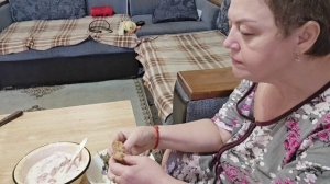 завтракаю и бАлтаю