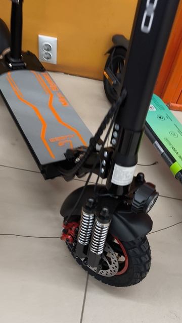 Новый 2025 электросамокат Kugoo M5 pro или Kugoo MAX Speed.