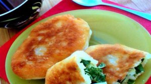 Пирожки с луком и яйцом