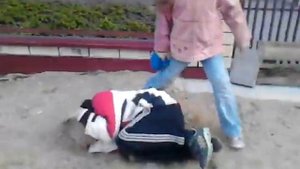 Жена бьет мужа (жена–Ника муж– Артем