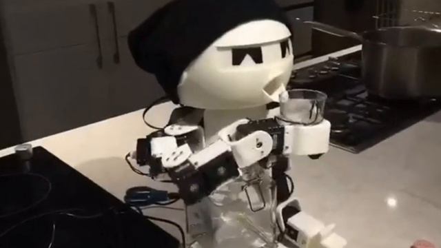 Идеальный собутыльник которого вы никогда не перепьёте!