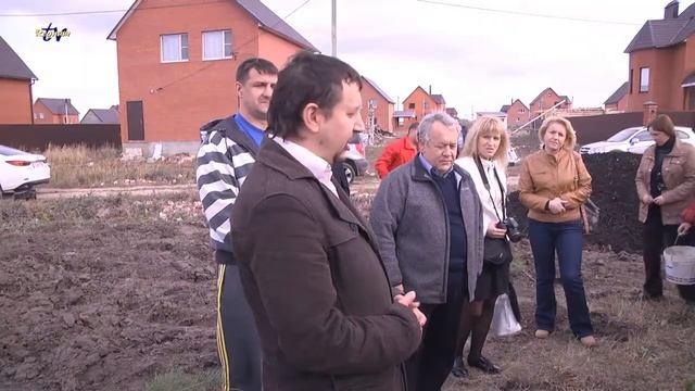 Аллея Мира посажена в Бессоновке смотреть онлайн