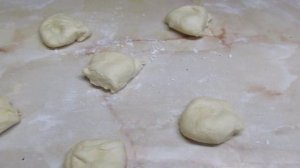 Булочки из дрожжевого теста на кефире с творогом