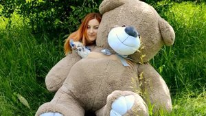 Сколько стоит плюшевый медведь ? Ветли 2 метра от Мишки