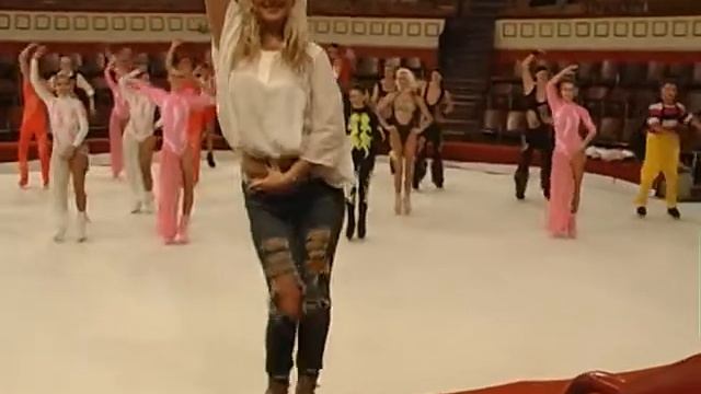 Зарядка Цирк на льду смотреть онлайн