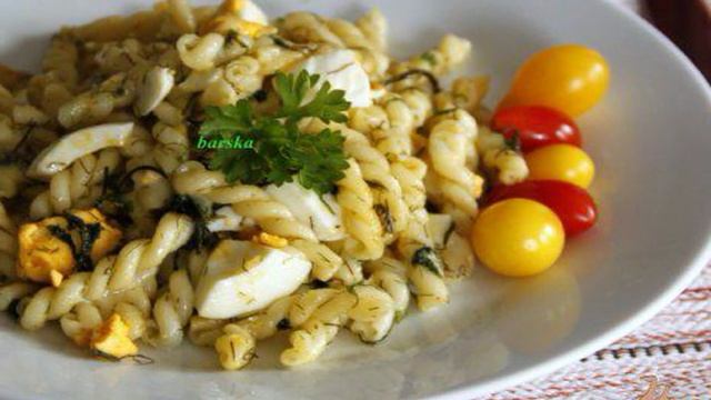 Макароны с яйцом и сыром