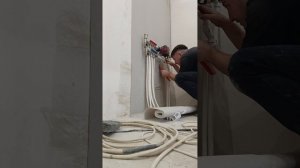 поклейка обоев в трудных местах