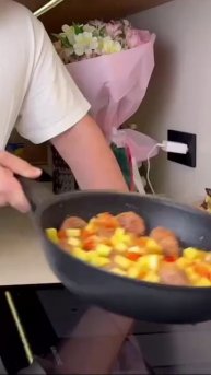 Вкусный суп на сковородке