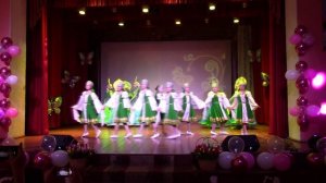 "Водят хороводы по святой Руси"