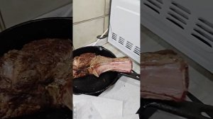 Стейк томагавк в духовке.