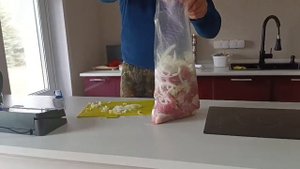 pro.hozyaistvo Быстро маринуем шашлык в вакууме. Ч3
