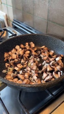 Суп "Картошка с мясом". Жаркое из  курицы с картофелем. Готовит Эдуард Иванович.