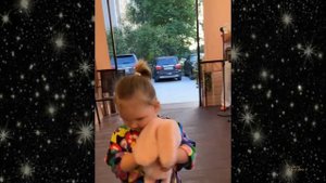 Отец покойной Жанны Фриске поет на празднике у друзей / Внучка Луняша на подтанцовке