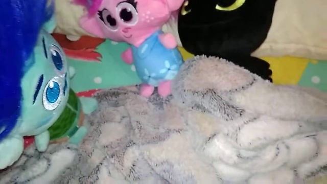 ЦВЕТАН МЕШАЕТ ВСЕМ СПАТЬ! У НЕГО БЕССОННИЦА! РОЗОЧКА И БЕЗЗУБУЮ ЗЛЯТСЯ МУЛЬТИКИ ИГРУШКИ ИЗ МАГНИТА смотреть онлайн