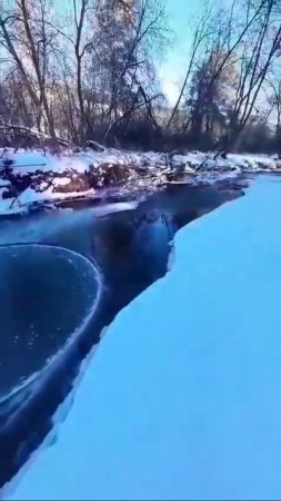 Идеально ровный ледяной круг образовался на реке Бетра в Бурзянском районе Башкирии.