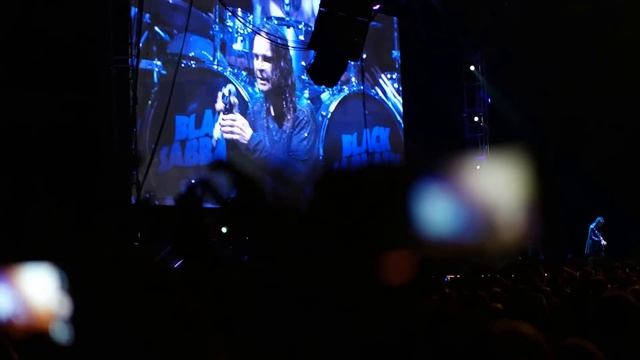 Black Sabbath - 15 - Children of the grave - Live Олимпийский Москва 1.6.2014