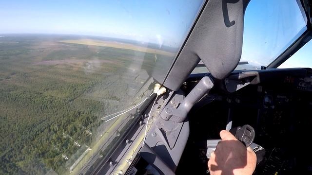 Архангельск. Визуальный заход и посадка. (Boeing 737NG) смотреть онлайн