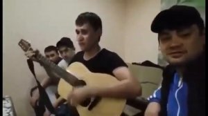 Уйгур классно поет на казахском и уйгурском языках! Зацепит любого!