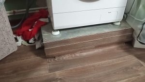 Установка стиральной машина на деревянные полы