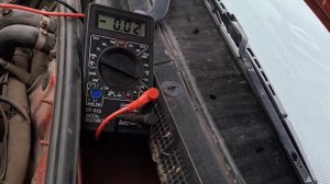 РАЗРЯЖАЕТСЯ АККУМУЛЯТОР. УТЕЧКА ТОКА В АУДИ 80 ПРИЧИНА.