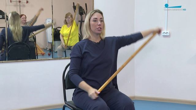 Зарядка для людей «серебряного возраста». Упражнения с гимнастической палкой