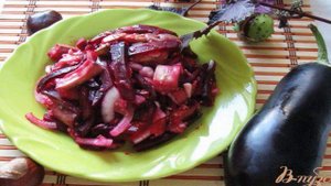 Закуска  из свеклы и баклажанов