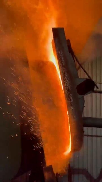 Процесс плавки плавки металла!Metal melting process!