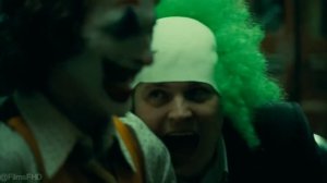 Джокер убивает троих оборзевшых подростков в метро. Джокер 2019