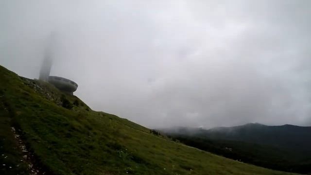 Bulgária | Já chegou o Disco Voador! Бузлуджа - Казанлък смотреть онлайн