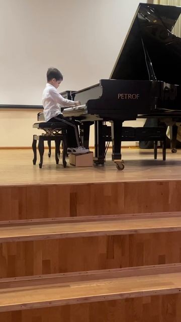 Асриян Анри,7 лет П.Чайковский «Марш деревянных солдатиков» смотреть онлайн