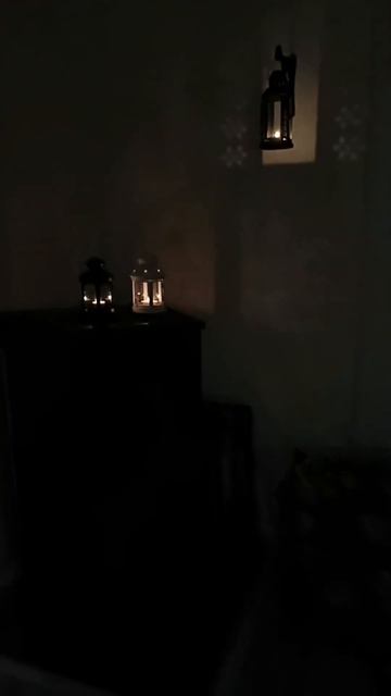 Вечер у камина со свечами🕯️ смотреть онлайн